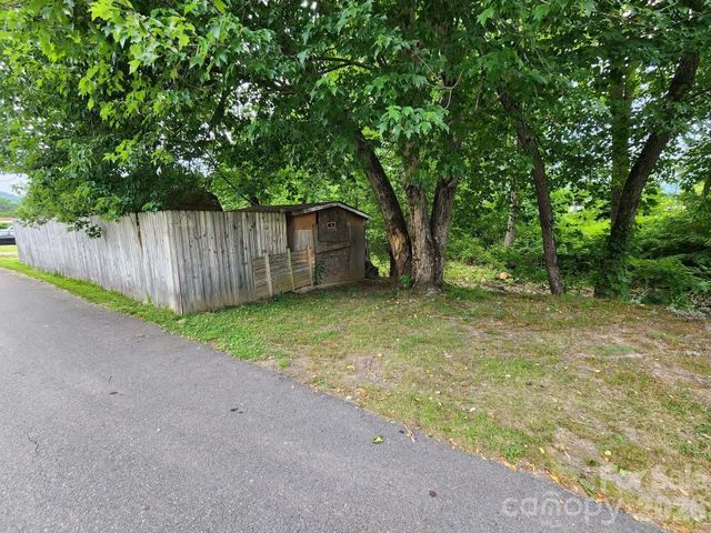 345 Hyatt Street, Waynesville, NC 28786