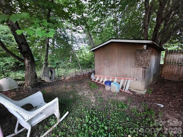 345 Hyatt Street, Waynesville, NC 28786