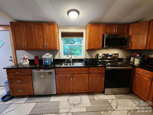 345 Hyatt Street, Waynesville, NC 28786