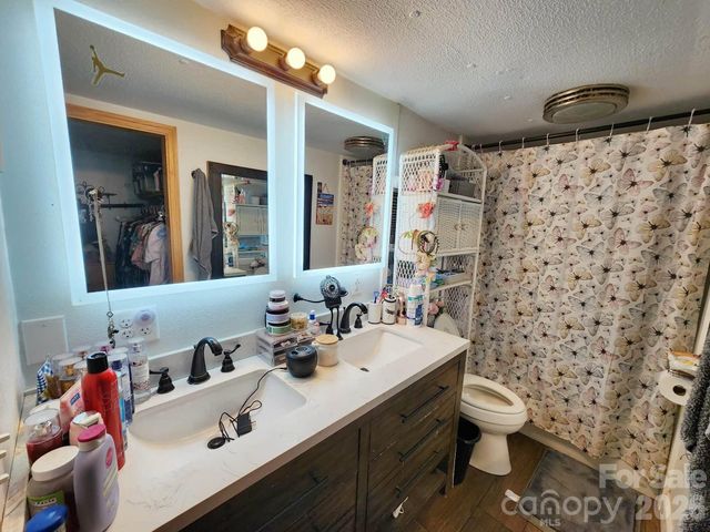345 Hyatt Street, Waynesville, NC 28786