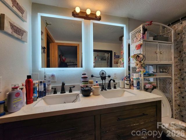 345 Hyatt Street, Waynesville, NC 28786