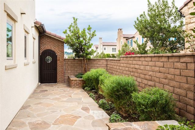 136 Long Fence, Irvine, CA 92602