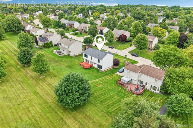 1687 Grandview Drive, Rochester Hills, MI 48306
