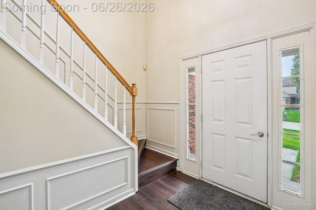 1687 Grandview Drive, Rochester Hills, MI 48306