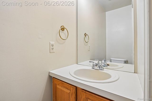 1687 Grandview Drive, Rochester Hills, MI 48306