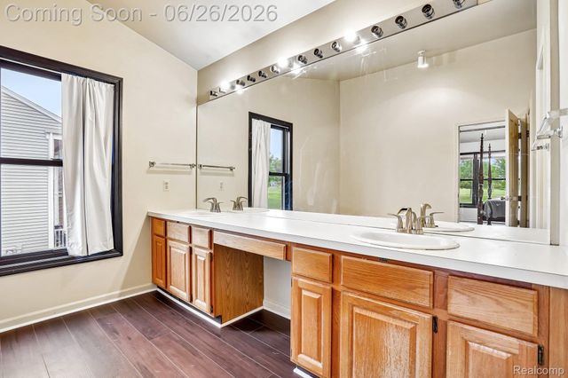 1687 Grandview Drive, Rochester Hills, MI 48306