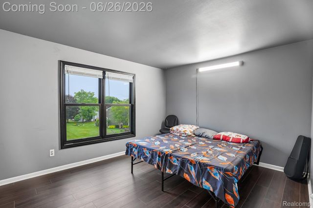 1687 Grandview Drive, Rochester Hills, MI 48306