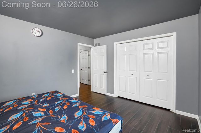 1687 Grandview Drive, Rochester Hills, MI 48306