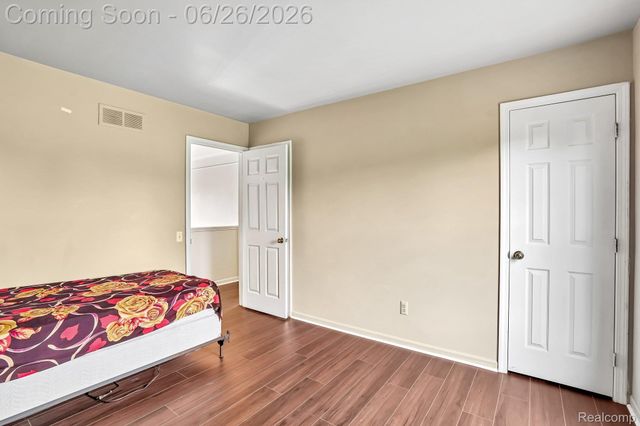 1687 Grandview Drive, Rochester Hills, MI 48306
