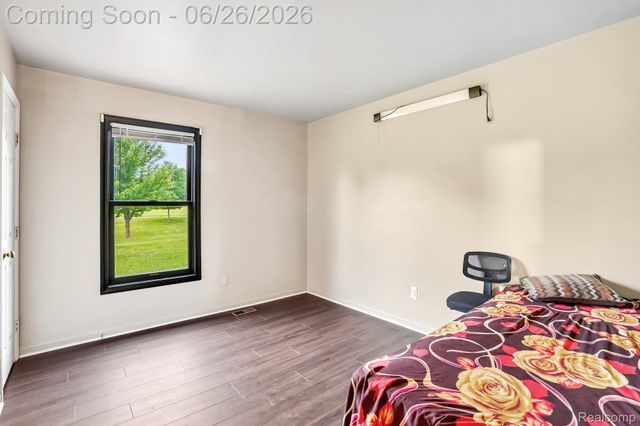 1687 Grandview Drive, Rochester Hills, MI 48306