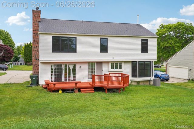 1687 Grandview Drive, Rochester Hills, MI 48306