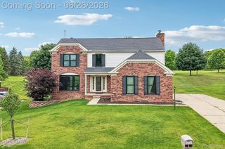1687 Grandview Drive, Rochester Hills, MI 48306