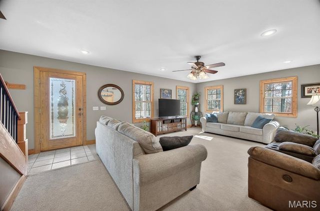 18521 Oak Tree Lane, Phillipsburg, MO 65722