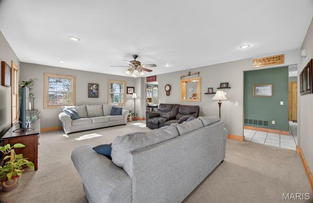 18521 Oak Tree Lane, Phillipsburg, MO 65722