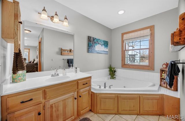 18521 Oak Tree Lane, Phillipsburg, MO 65722