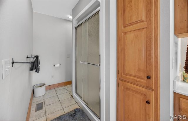 18521 Oak Tree Lane, Phillipsburg, MO 65722