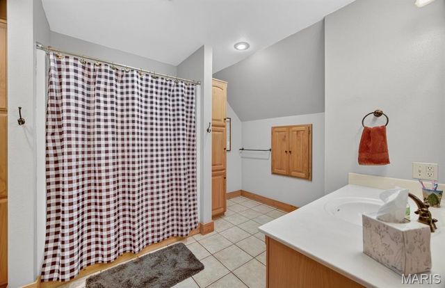 18521 Oak Tree Lane, Phillipsburg, MO 65722