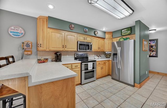 18521 Oak Tree Lane, Phillipsburg, MO 65722