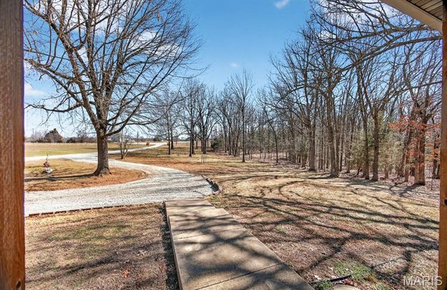 18521 Oak Tree Lane, Phillipsburg, MO 65722