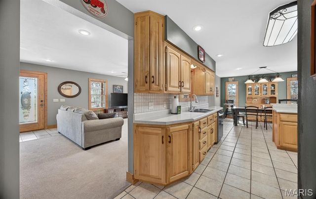 18521 Oak Tree Lane, Phillipsburg, MO 65722