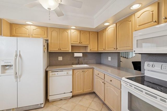 821 Cypress Boulevard 408, Pompano Beach, FL 33069