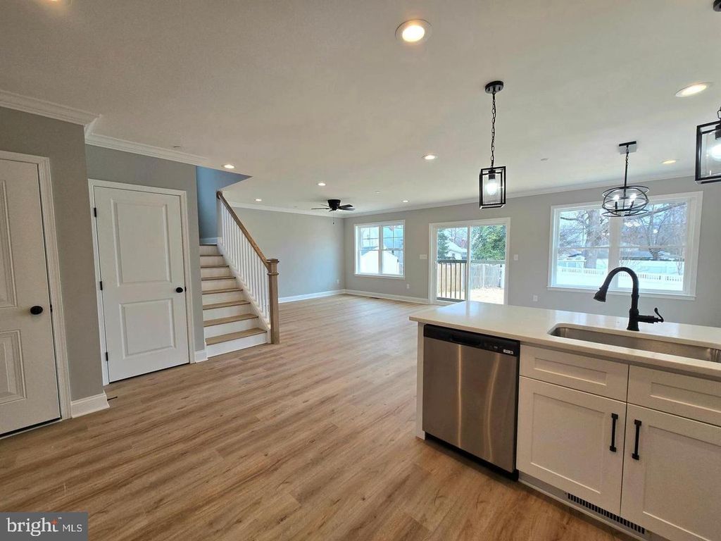 139 DALE RD, Pasadena, MD 21122