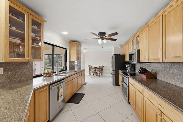 10108 NW 1st Manor, Coral Springs, FL 33071