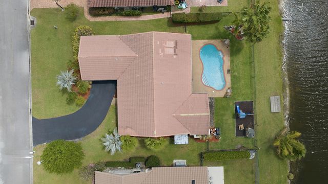 10108 NW 1st Manor, Coral Springs, FL 33071