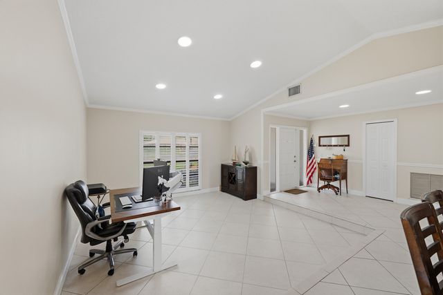 10108 NW 1st Manor, Coral Springs, FL 33071
