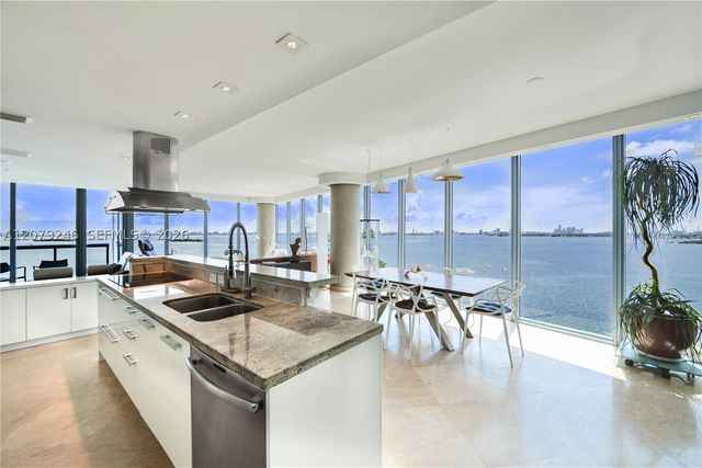 601 NE 36th St 1412, Miami, FL 33137