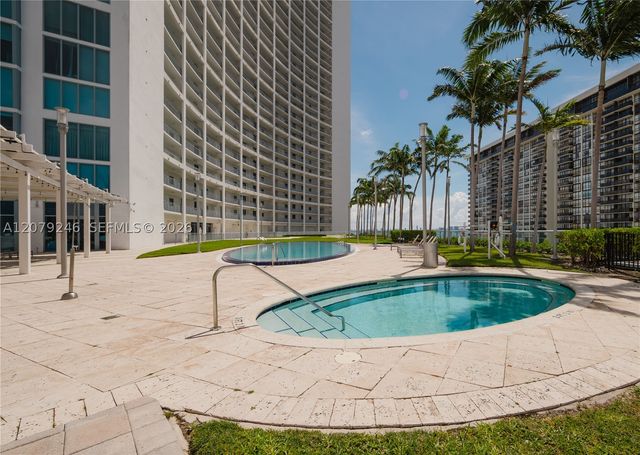 601 NE 36th St 1412, Miami, FL 33137
