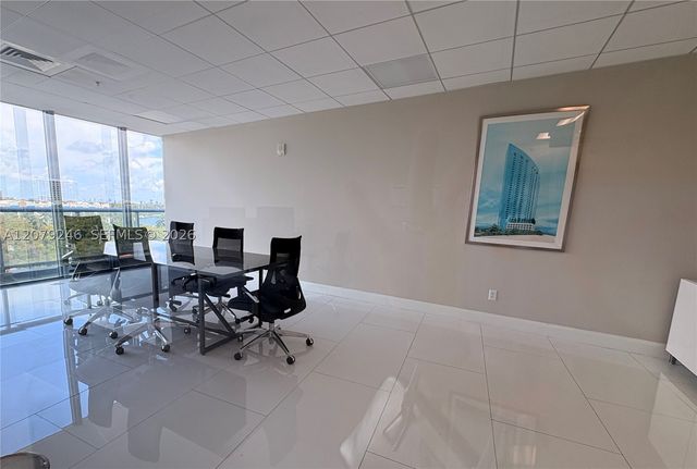 601 NE 36th St 1412, Miami, FL 33137