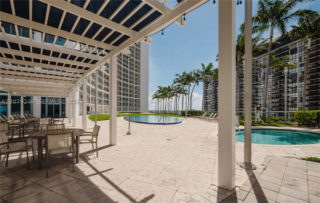 601 NE 36th St 1412, Miami, FL 33137