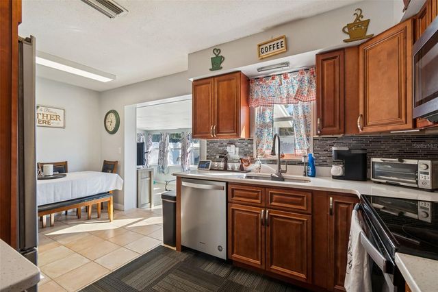 6533 26TH STREET N, St Petersburg, FL 33702