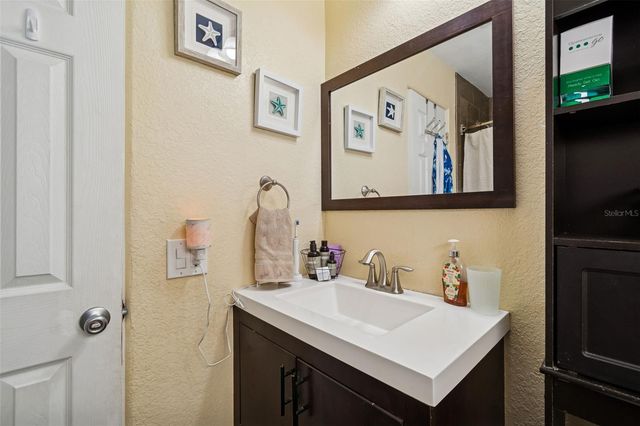 6533 26TH STREET N, St Petersburg, FL 33702