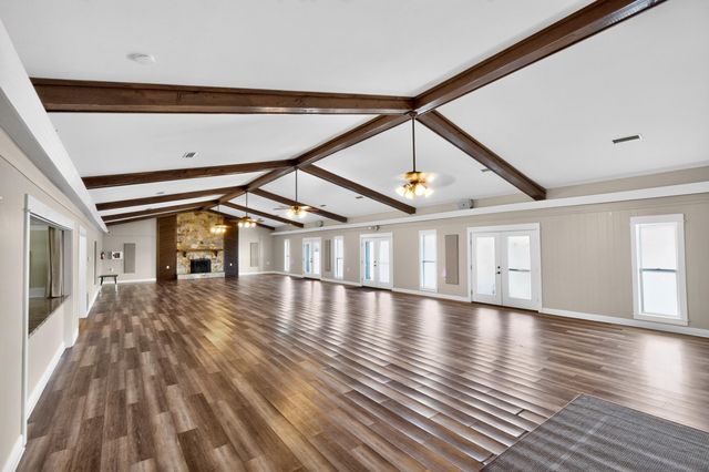 315 Buccaneer Dr., Hattiesburg, MS 39402