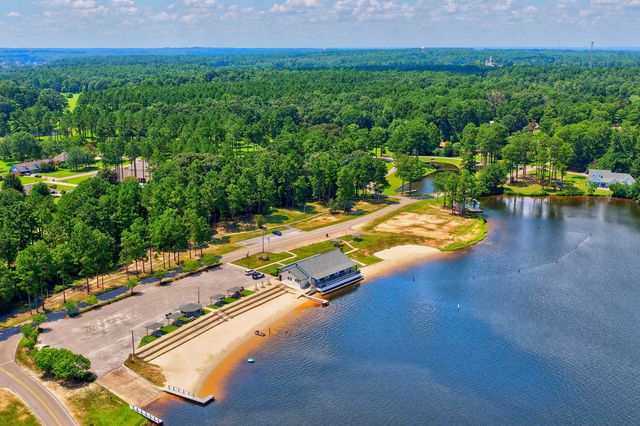 315 Buccaneer Dr., Hattiesburg, MS 39402