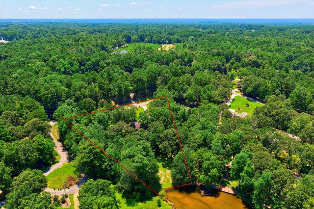 315 Buccaneer Dr., Hattiesburg, MS 39402