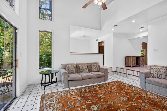 315 Buccaneer Dr., Hattiesburg, MS 39402