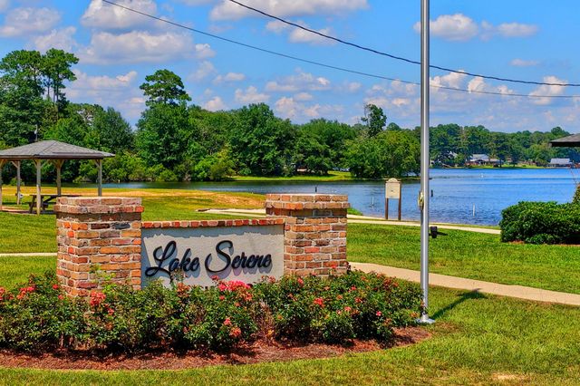 315 Buccaneer Dr., Hattiesburg, MS 39402