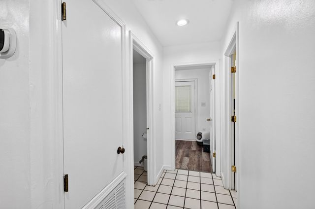 315 Buccaneer Dr., Hattiesburg, MS 39402