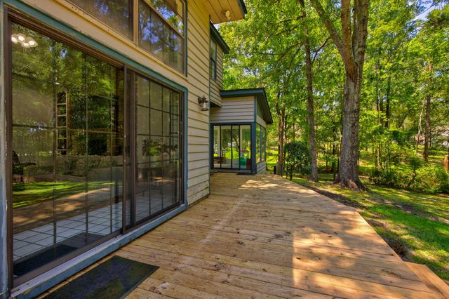 315 Buccaneer Dr., Hattiesburg, MS 39402