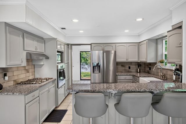315 Buccaneer Dr., Hattiesburg, MS 39402