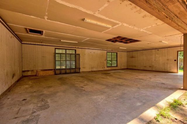 315 Buccaneer Dr., Hattiesburg, MS 39402