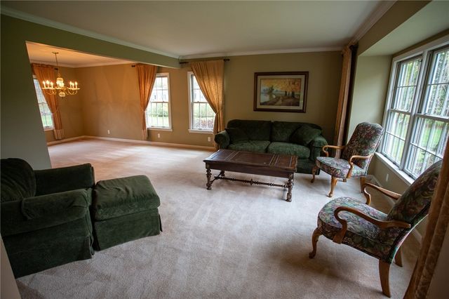 357 Morningstar Ln, Neshannock Twp, PA 16105