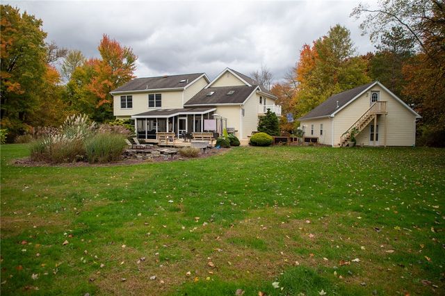 357 Morningstar Ln, Neshannock Twp, PA 16105