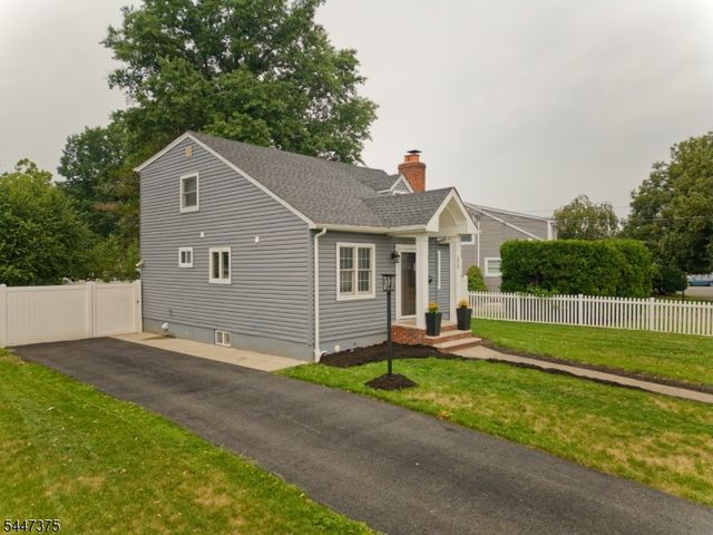 1915 Crescent Pkwy, Linden City, NJ 07036