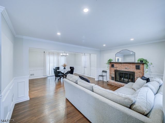 1915 Crescent Pkwy, Linden City, NJ 07036