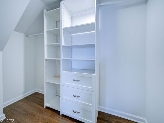 1915 Crescent Pkwy, Linden City, NJ 07036