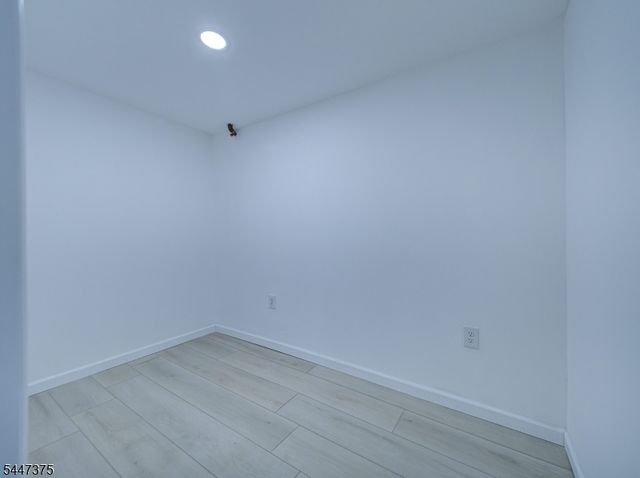 1915 Crescent Pkwy, Linden City, NJ 07036
